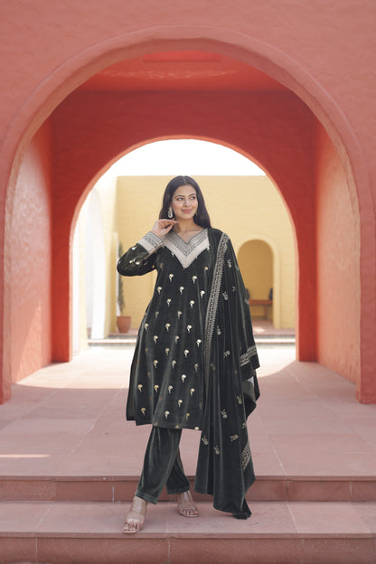 V Neck 3 Piece Kurta Set With Embroidery